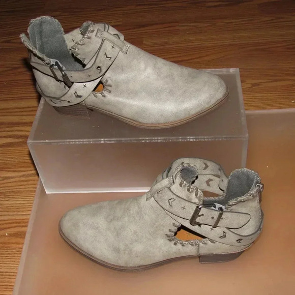 RAMPAGE Tiara Gray Ankle Booties Size 9 - Picture 2 of 6